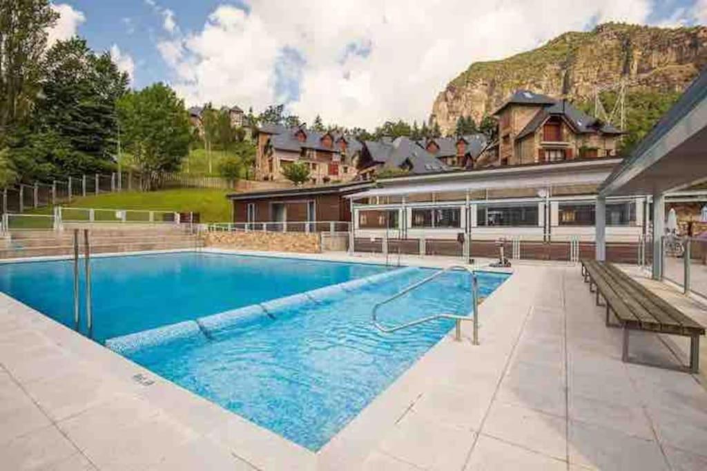 Elegante Apartamento En Escarrilla Con Vistas Al Valle Εξωτερικό φωτογραφία